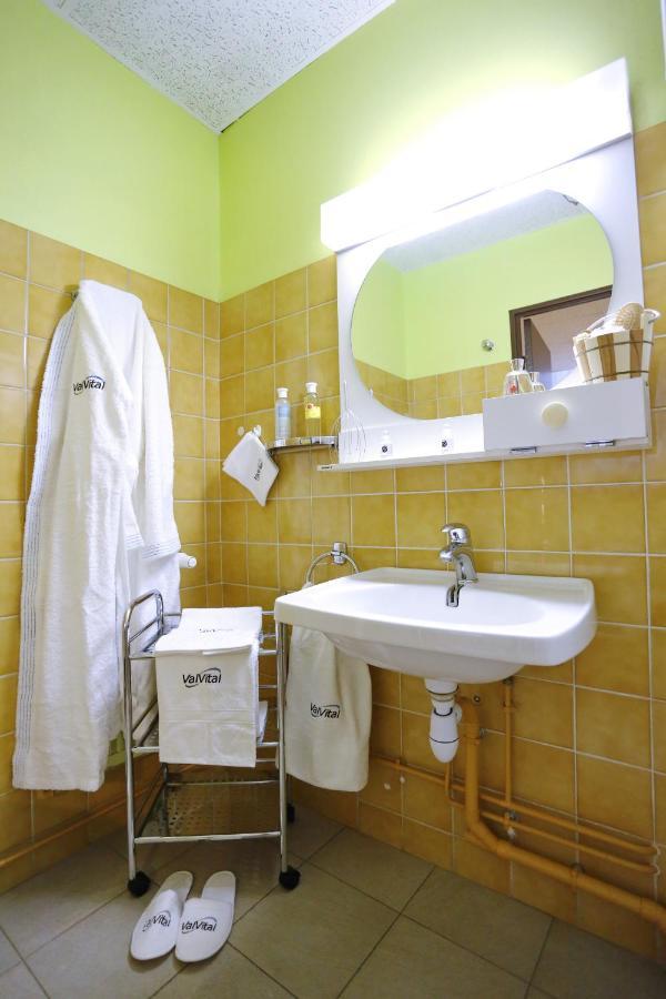 Residence Thermotel Бурбон-ле-Ба Екстериор снимка